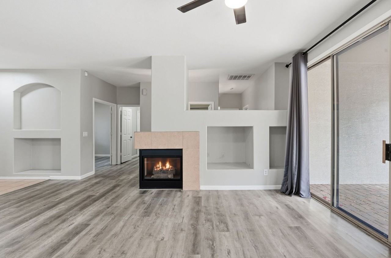 2047 S Jefferson - Photo 7 of 29