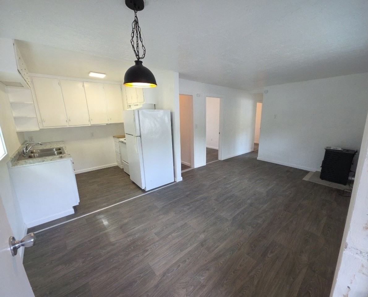 13451 Lakeshore Dr - Photo 3 of 29