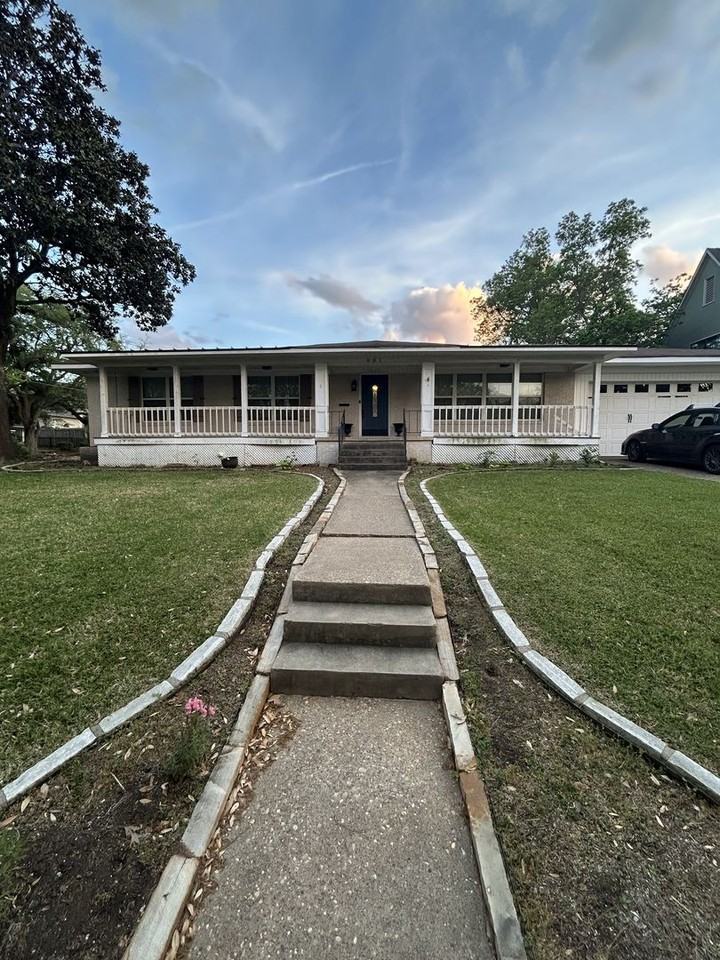 601 Linden St - Photo 4 of 40