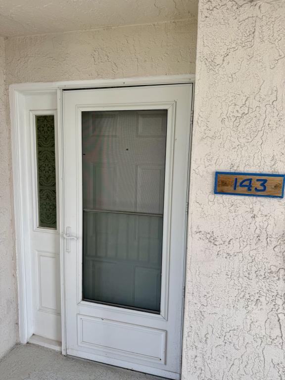 4747 S Washington Ave - Photo 2 of 21