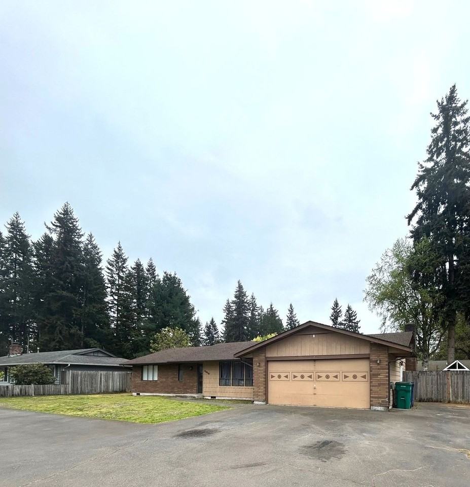 4616 109th Pl Ne - Photo 2 of 18