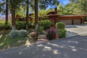 featured image of 2561 Rolling Hills Ct