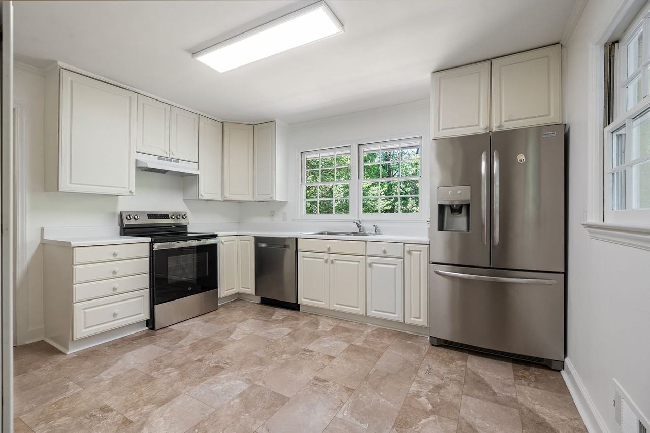 1209 Roosevelt Dr - Photo 6 of 31