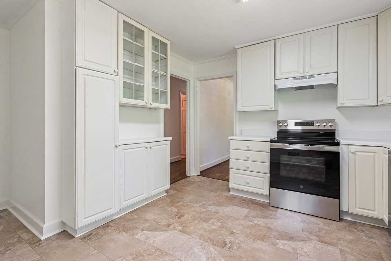 1209 Roosevelt Dr - Photo 5 of 31