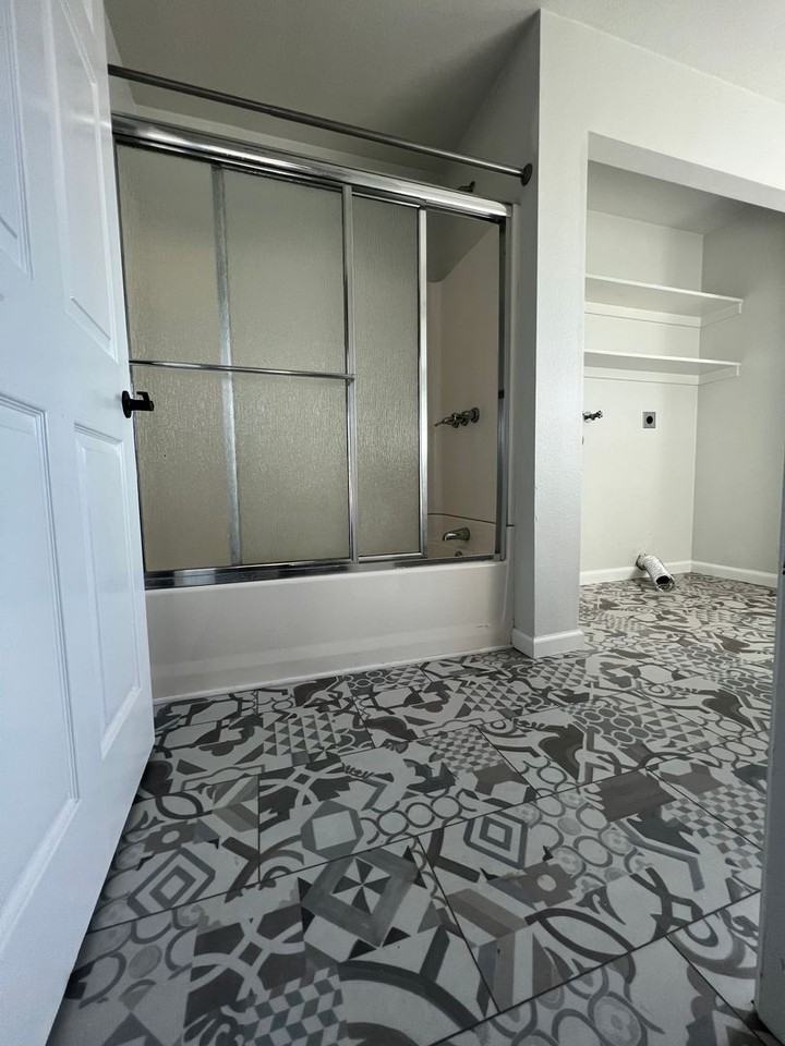 511 N Cammann St - Photo 4 of 9