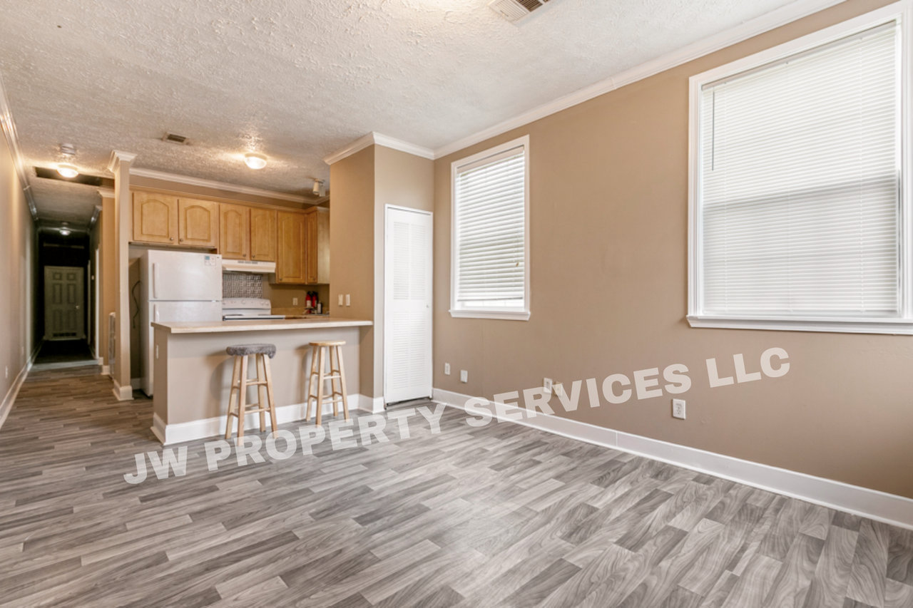 1414A Sumner St - Photo 2 of 10