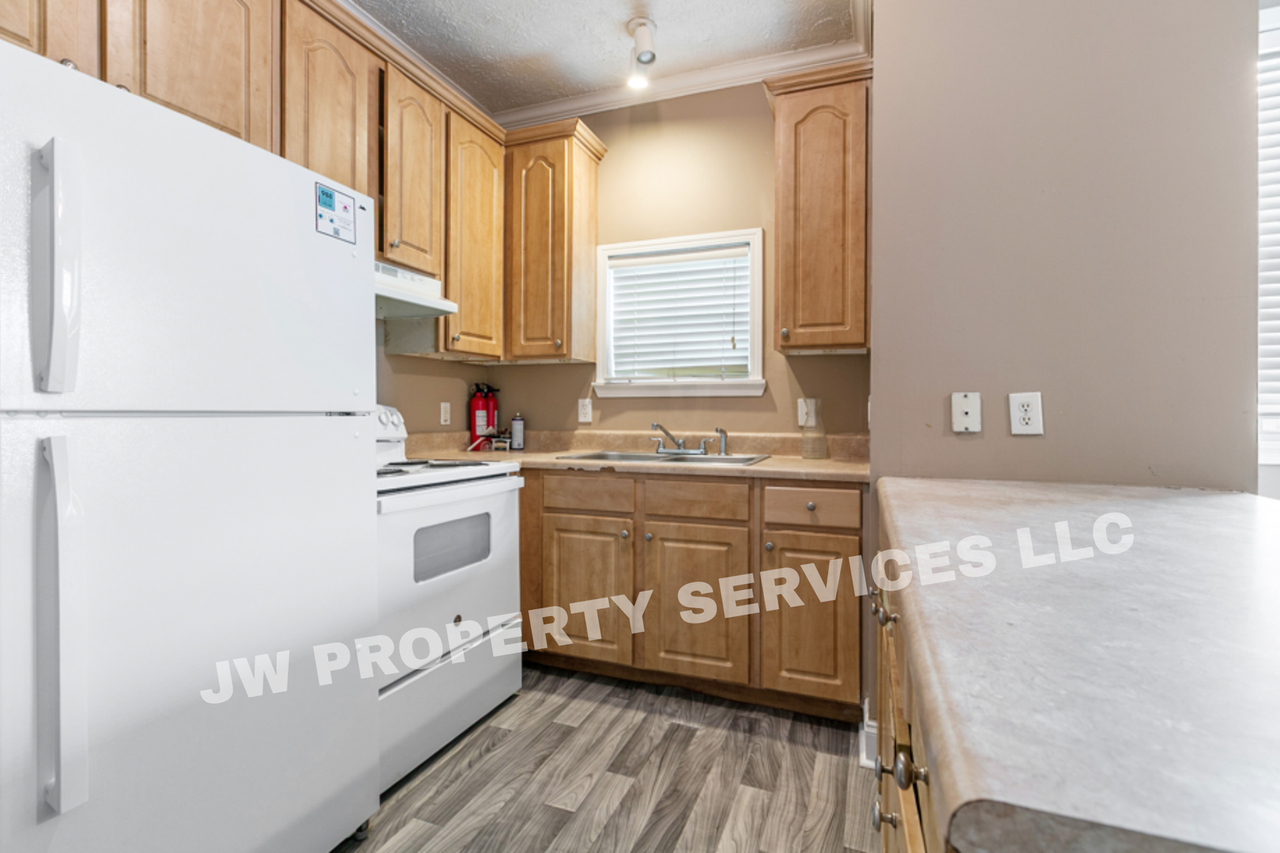 1414A Sumner St - Photo 4 of 10