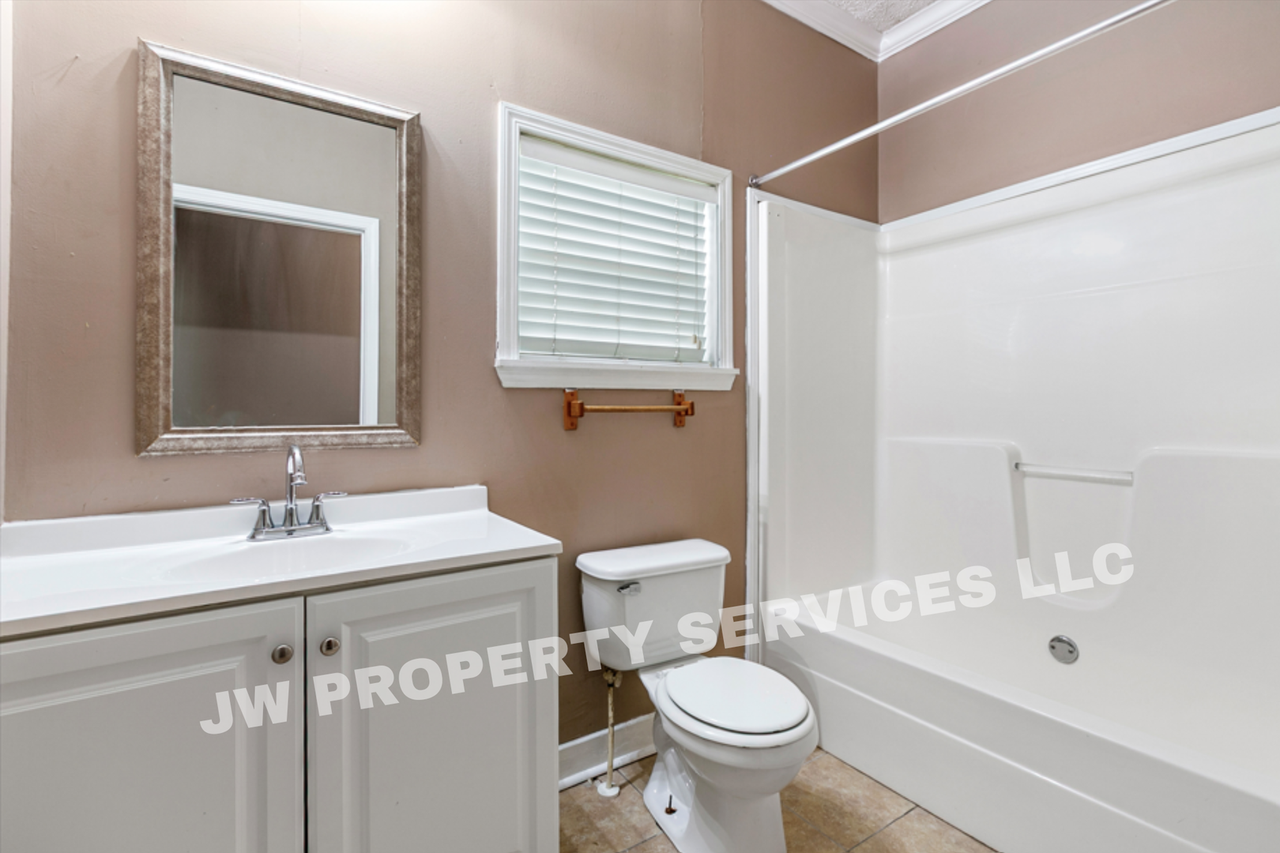 1414A Sumner St - Photo 5 of 10