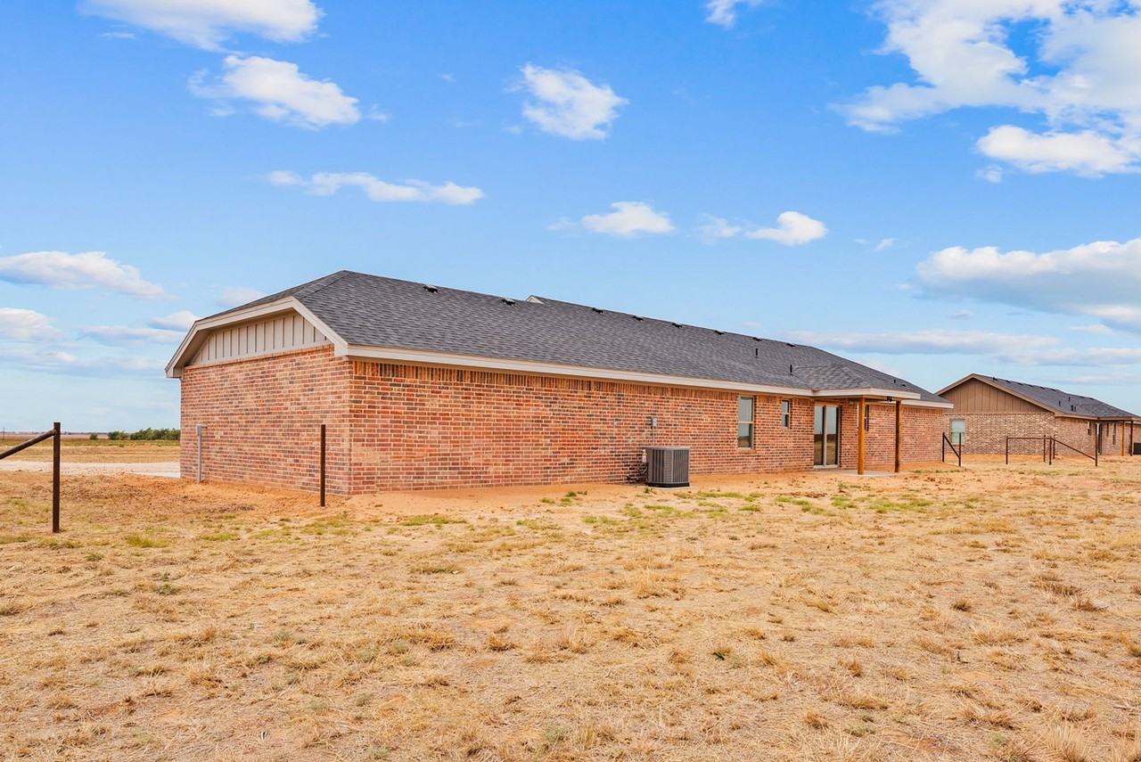 14918 N County Road 1200 - Photo 2 of 35