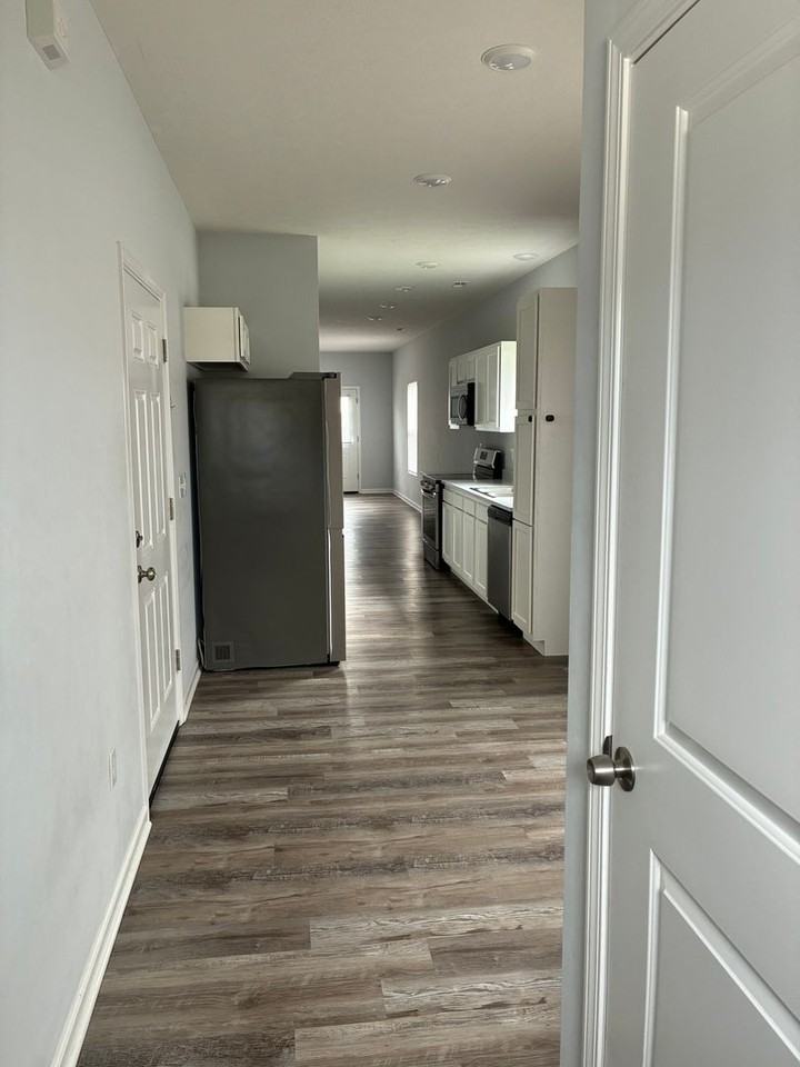 1431 Wigwam Ln - Photo 3 of 19
