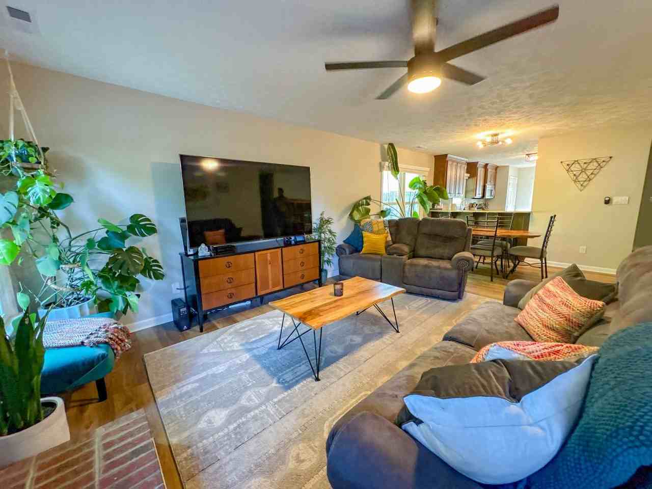 5813 Bacarro Pl - Photo 7 of 25