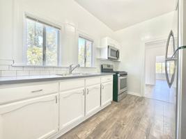 featured image of 1148 E 48th St