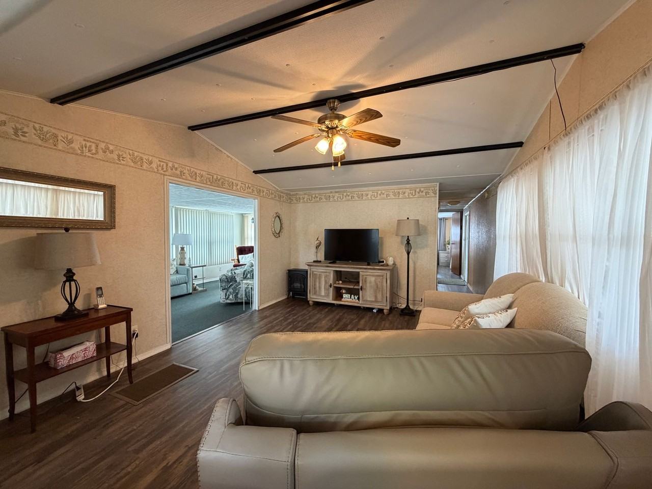 4833 Royal Palm Dr - Photo 4 of 10