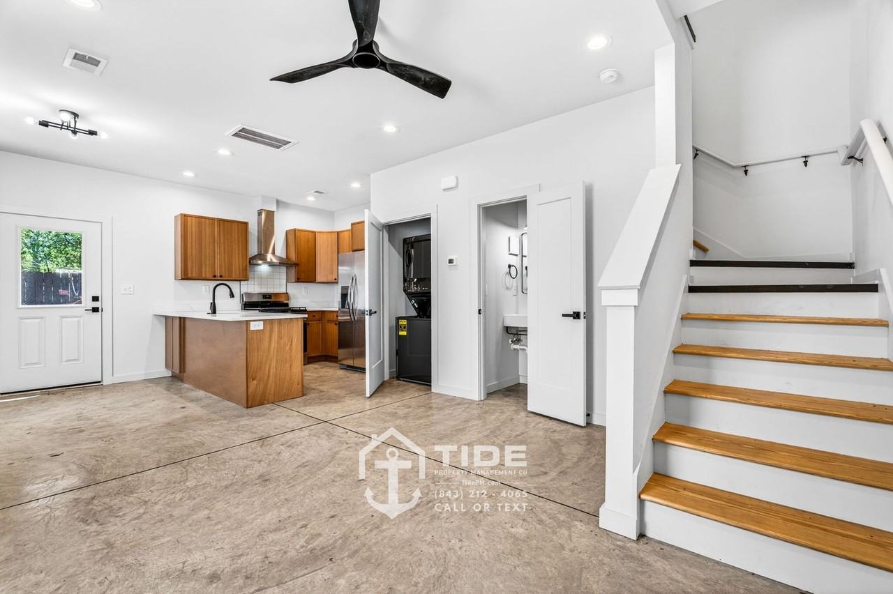 5808 Knight St - Photo 5 of 35
