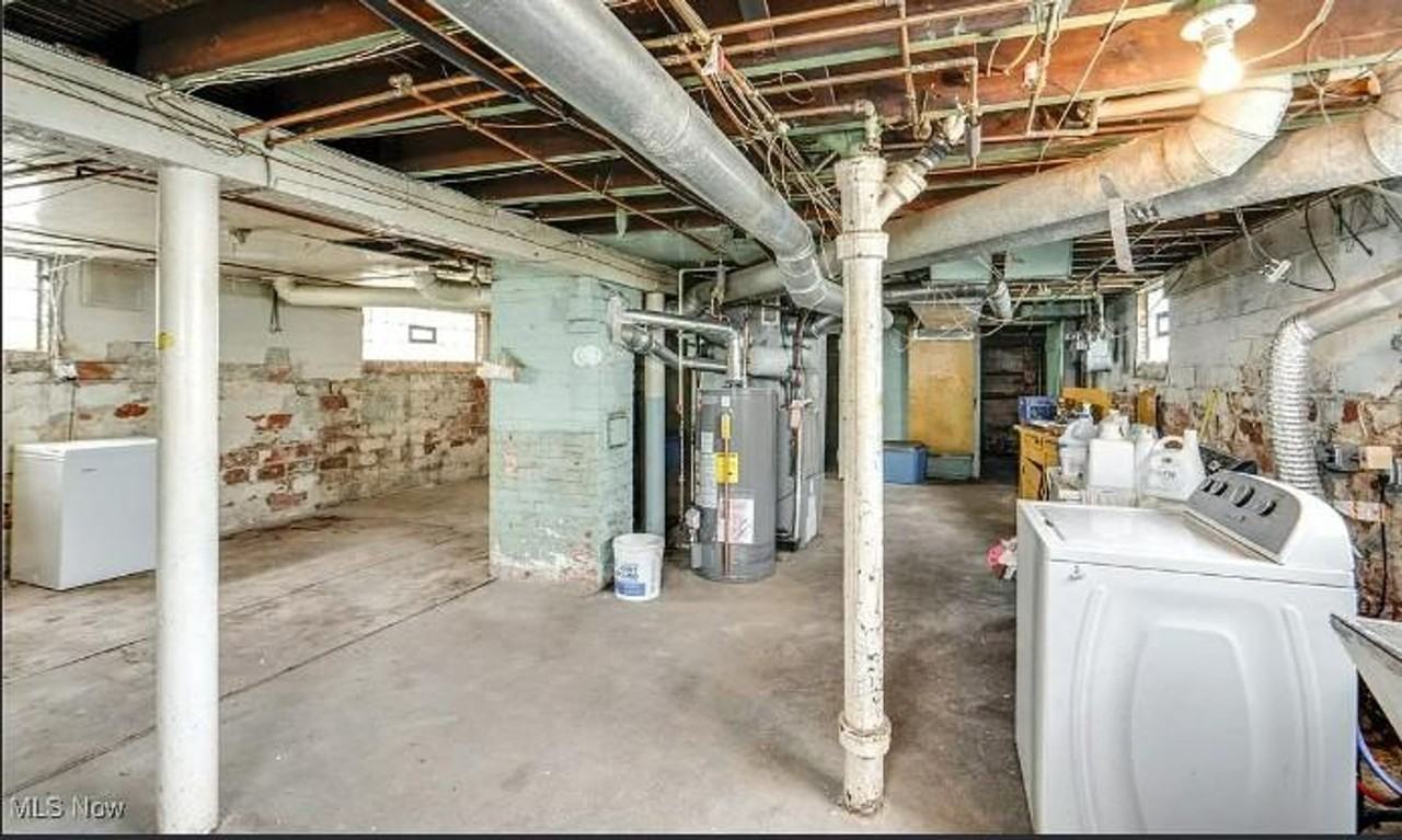14300 Darwin Ave - Photo 3 of 11