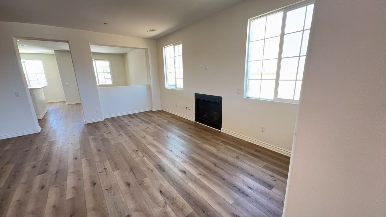 11592 Beachcomber Ln - Photo 2 of 30