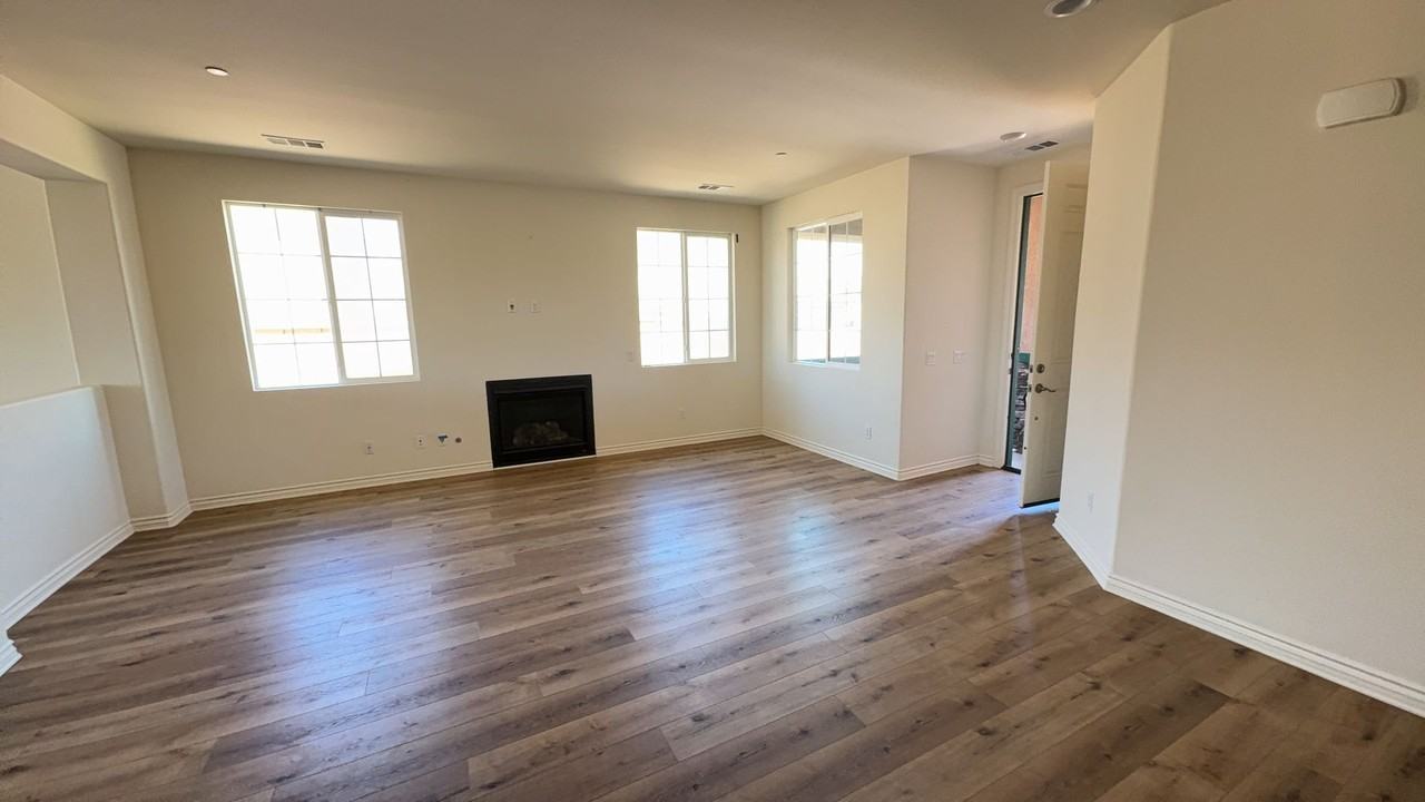 11592 Beachcomber Ln - Photo 3 of 30