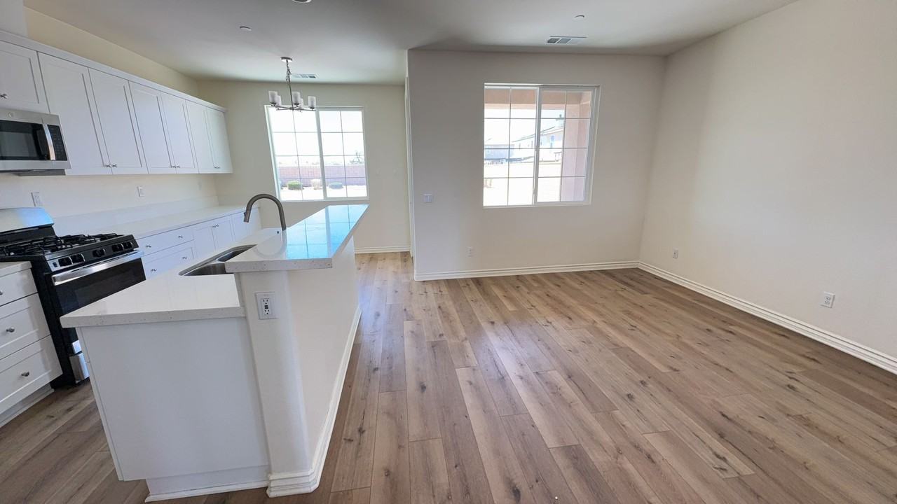 11592 Beachcomber Ln - Photo 5 of 30