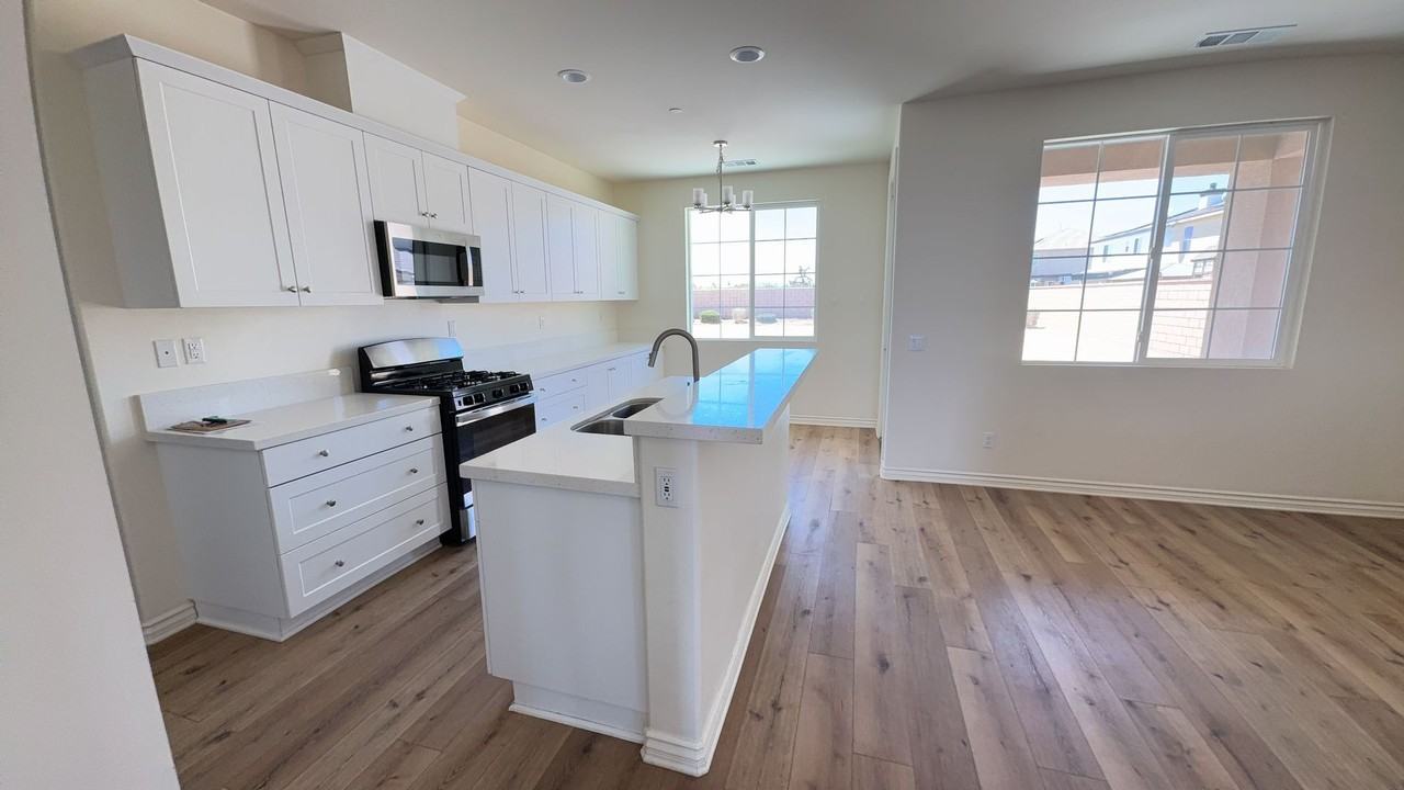 11592 Beachcomber Ln - Photo 6 of 30