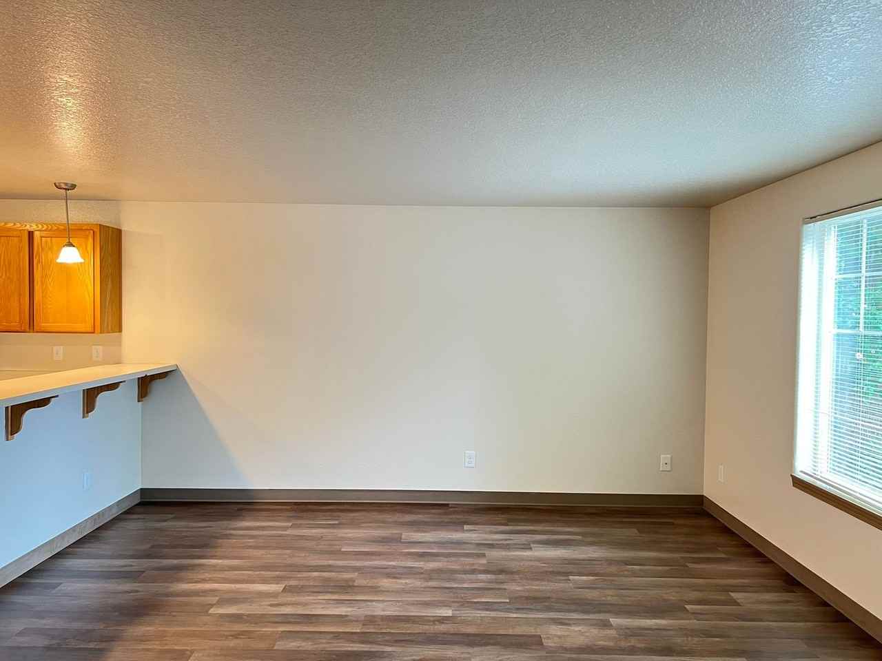 636 Browning Ave S - Photo 3 of 32