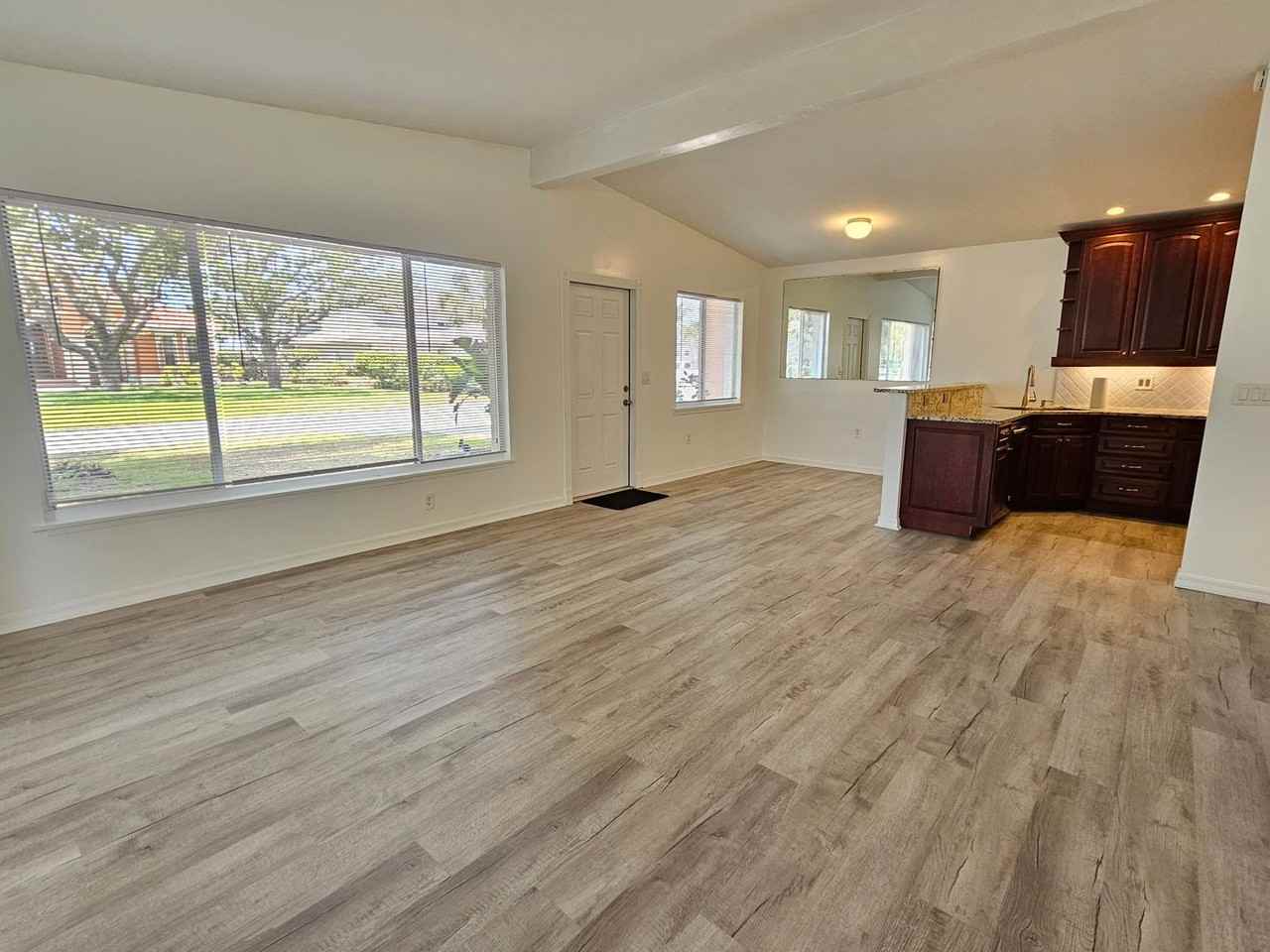 341 Bayshore Dr - Photo 2 of 46