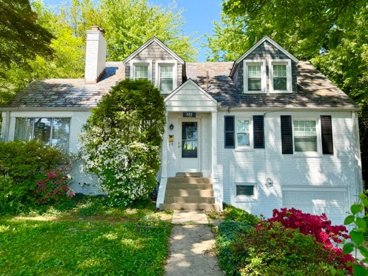 811 Forest Glen Rd - Photo 3 of 45