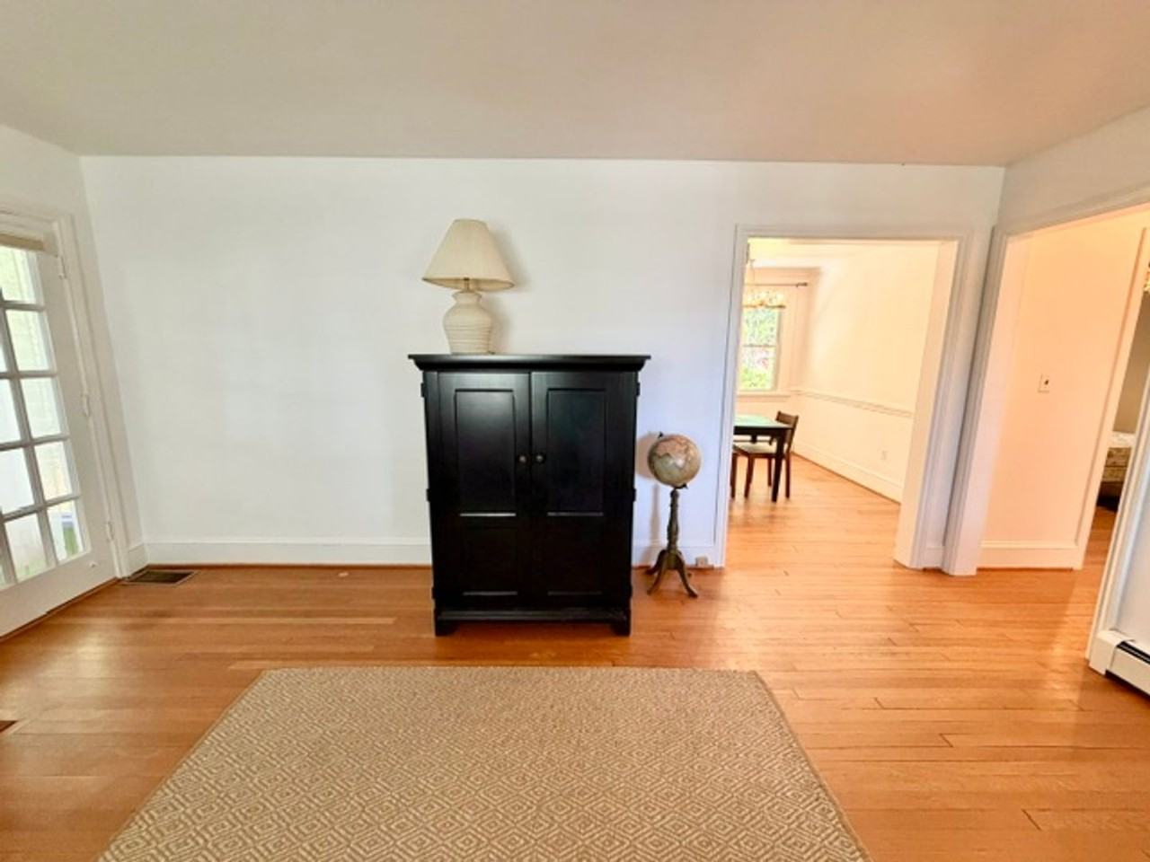 811 Forest Glen Rd - Photo 5 of 45