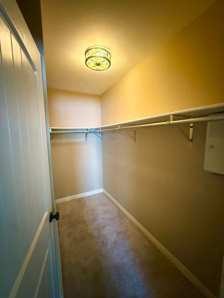 645 Temple Ave #3 - Photo 5 of 8