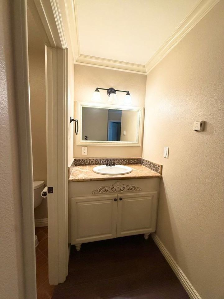 645 Temple Ave #3 - Photo 6 of 8