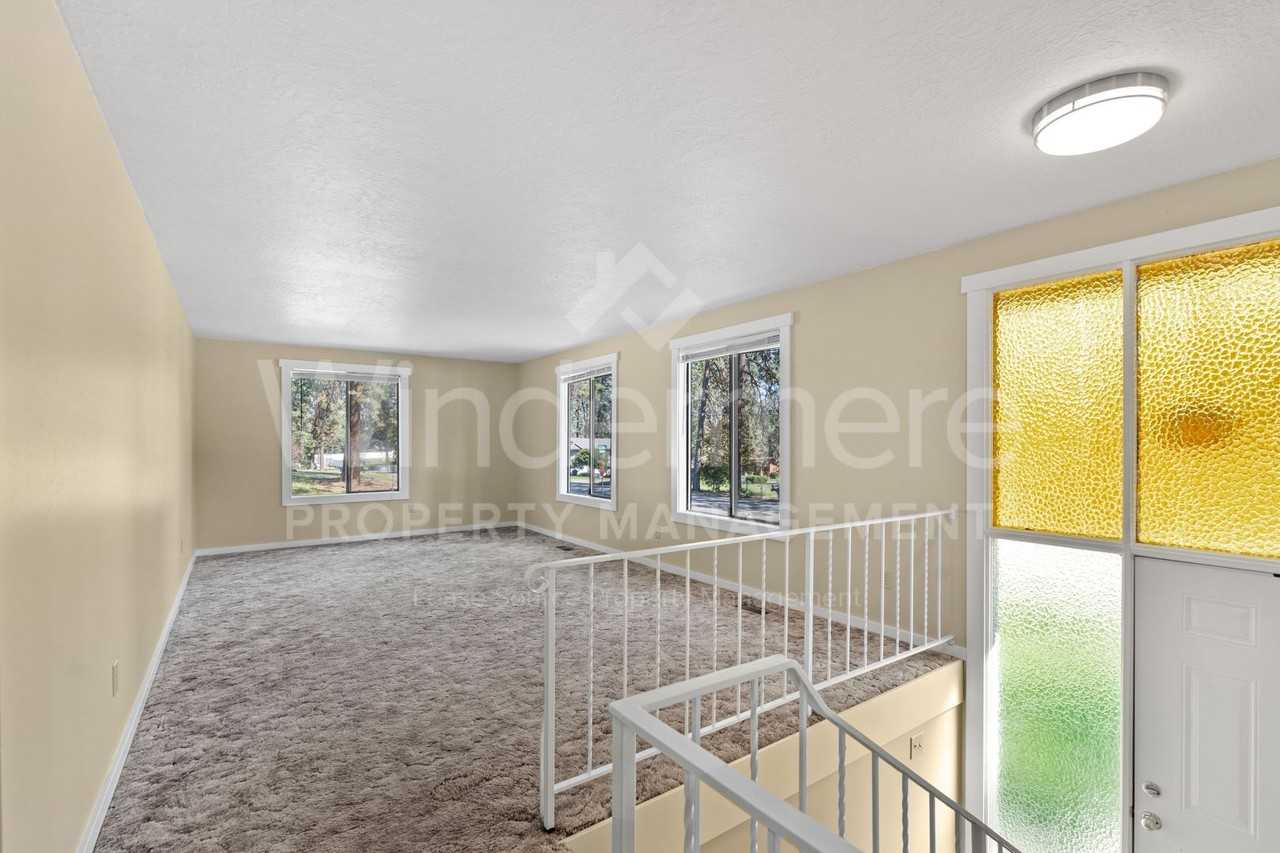 7805 E Upriver Dr - Photo 3 of 25