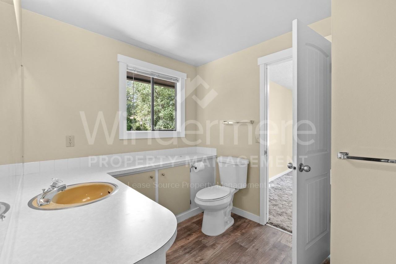 7805 E Upriver Dr - Photo 4 of 25