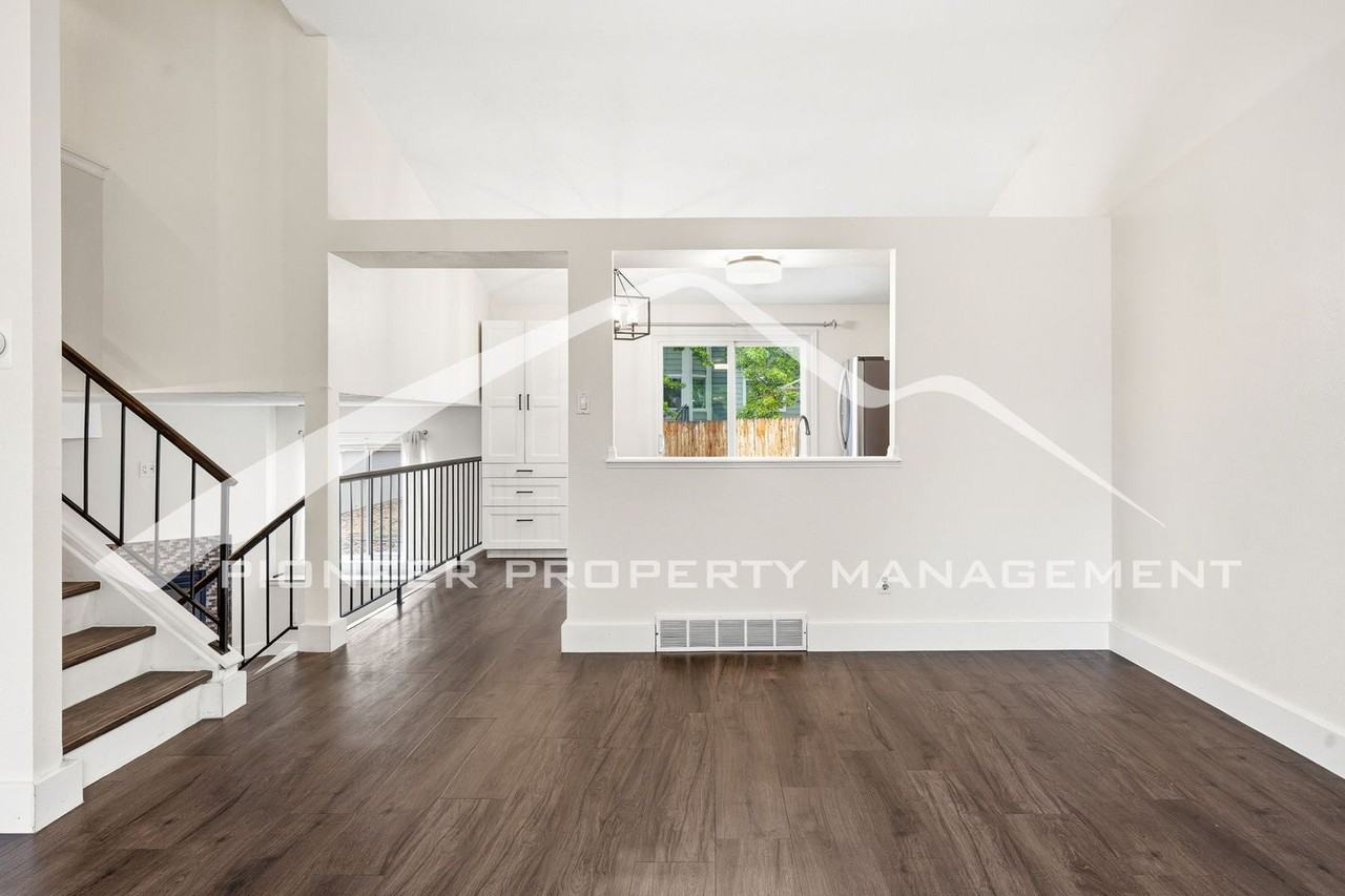 1729 Tulip St - Photo 4 of 29