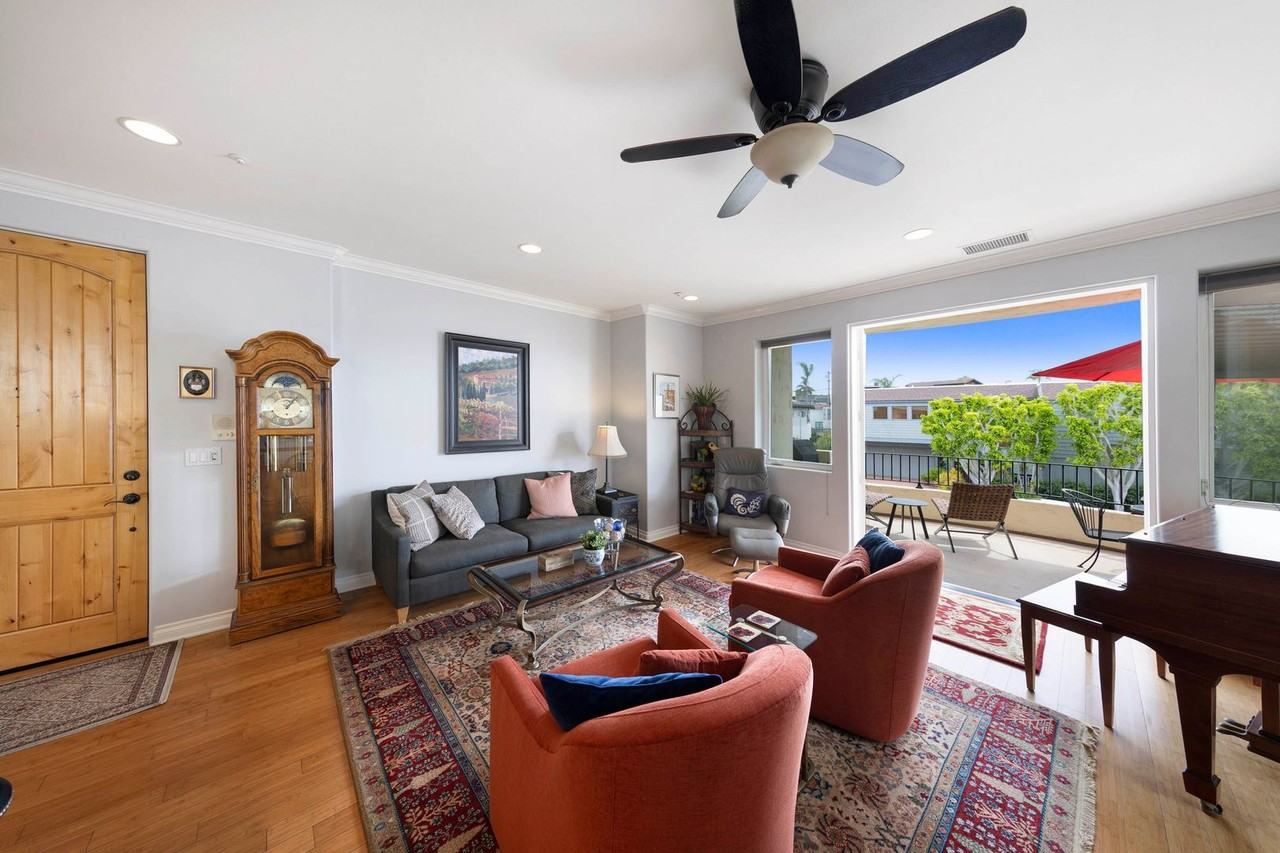 318 Cazador Ln #B - Photo 4 of 29