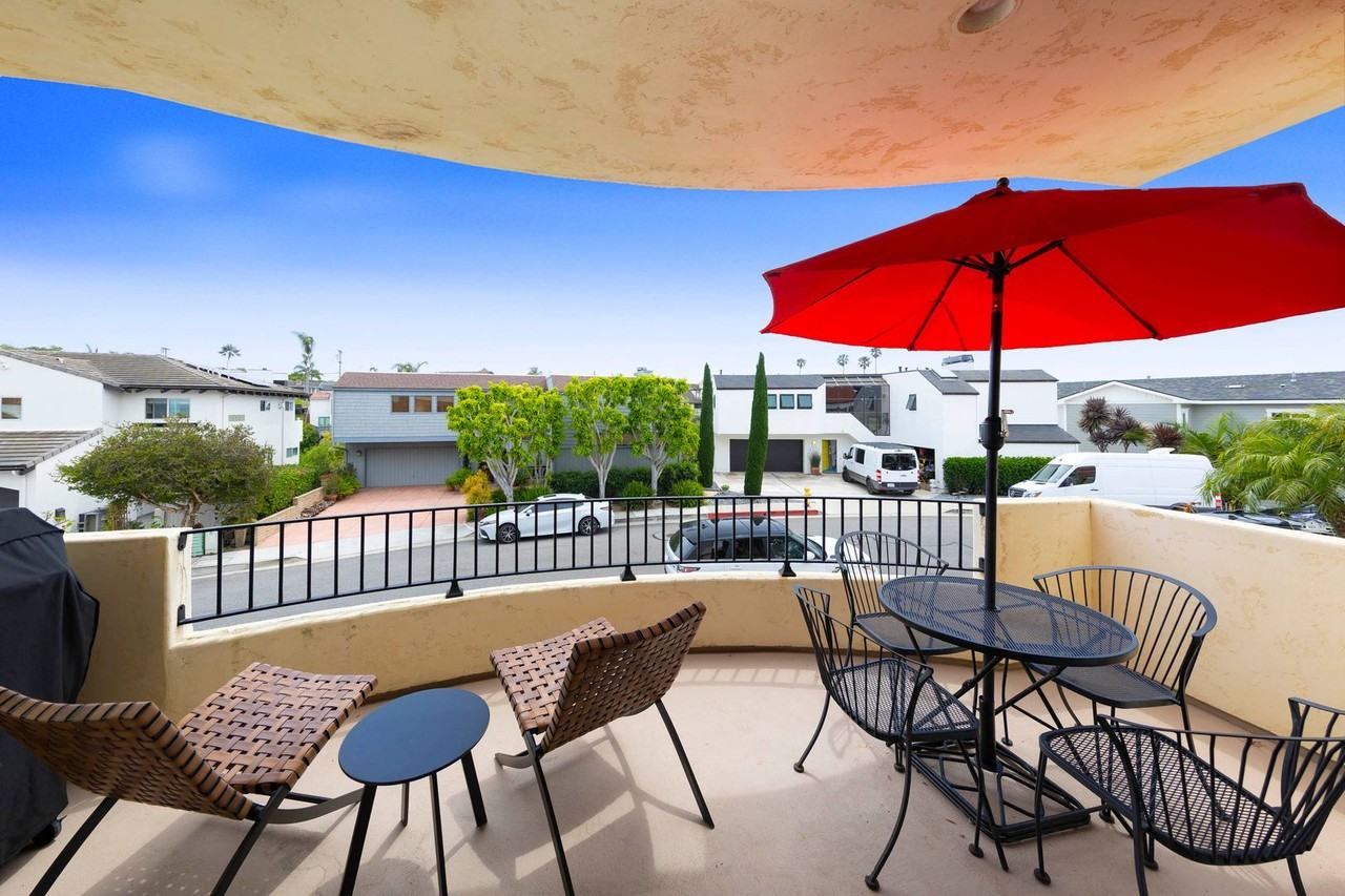 318 Cazador Ln #B - Photo 5 of 29