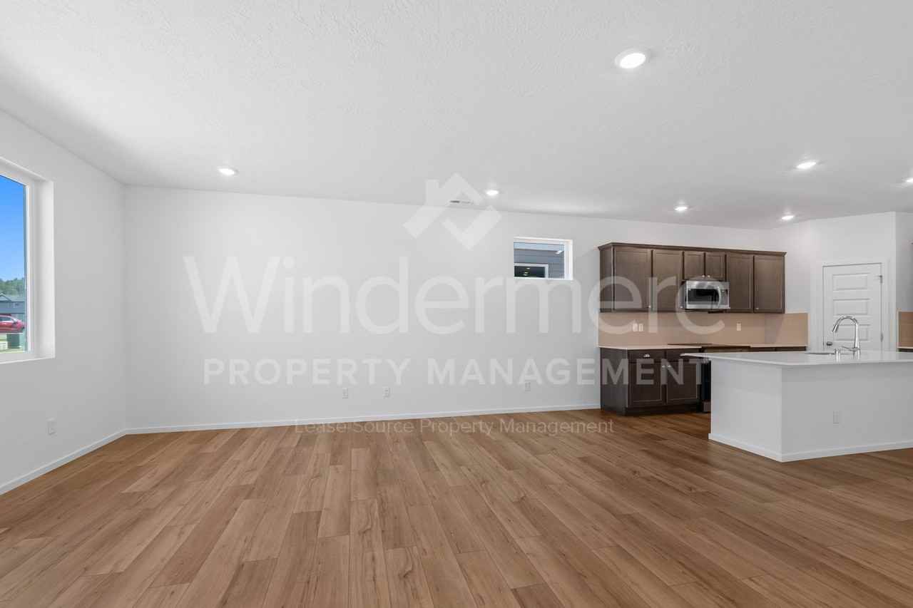 24524 E Short Tail Ln - Photo 2 of 28