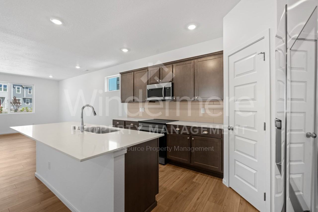 24524 E Short Tail Ln - Photo 3 of 28