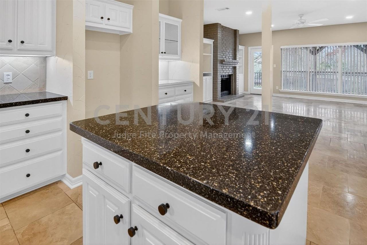 2122 Clear Lake Rd - Photo 5 of 21