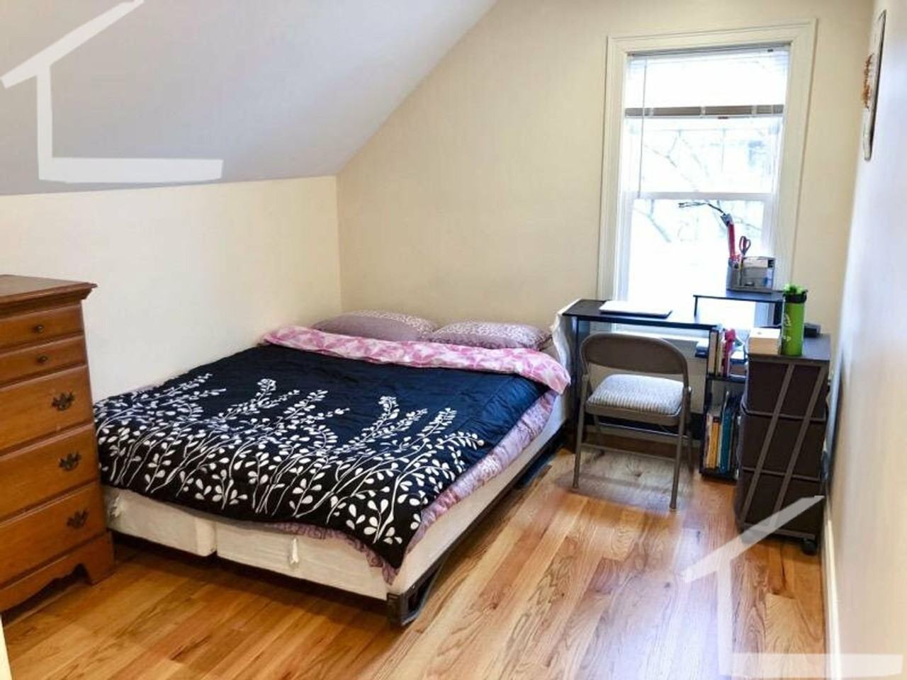 23 Higgins St - Photo 4 of 9
