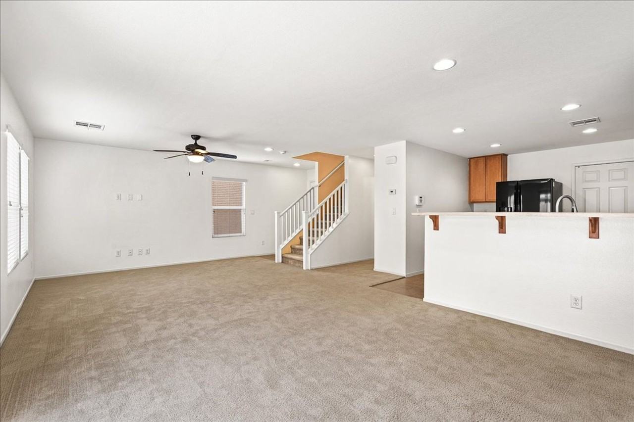 8640 Bella Sparkle Ave - Photo 5 of 21