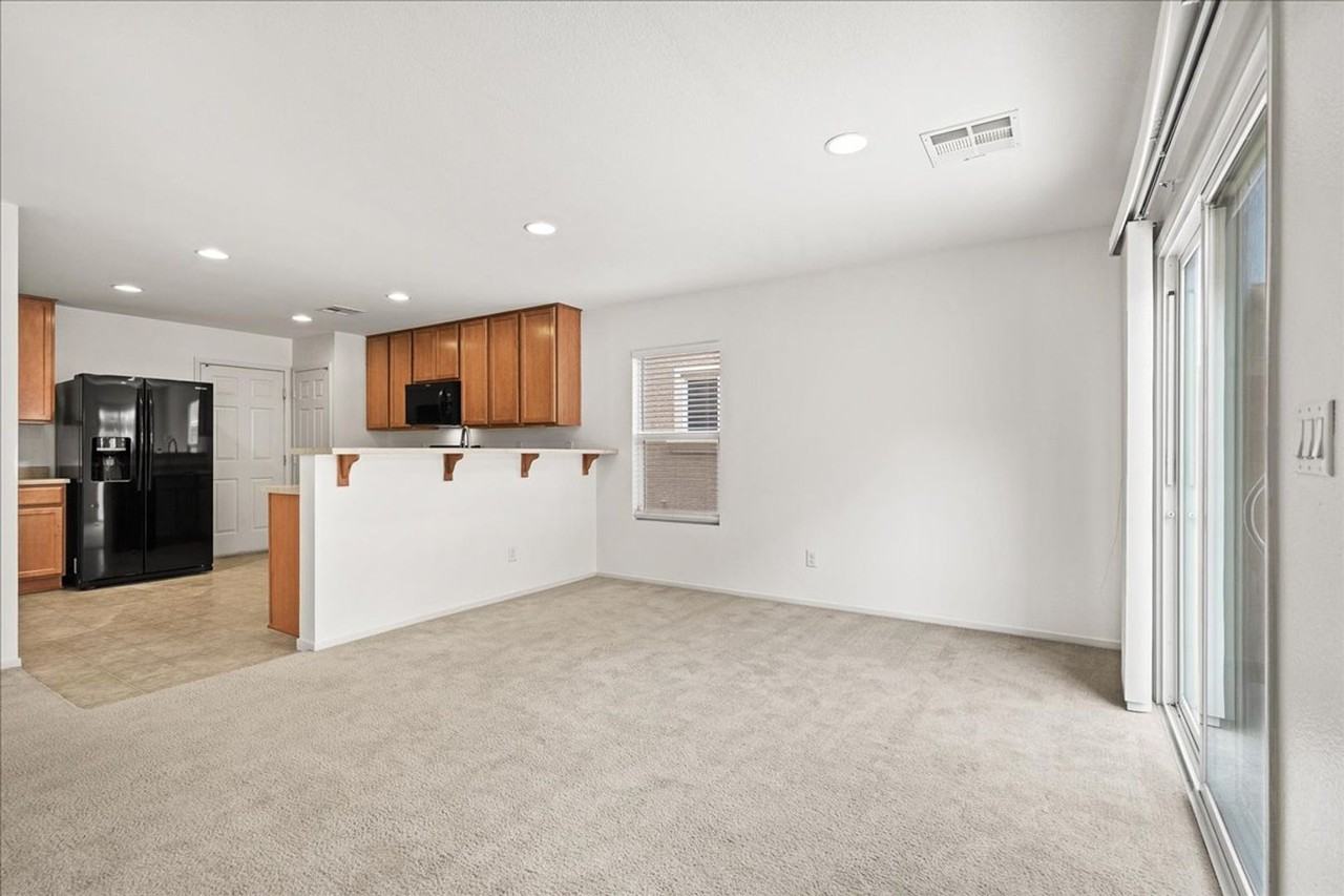 8640 Bella Sparkle Ave - Photo 7 of 21