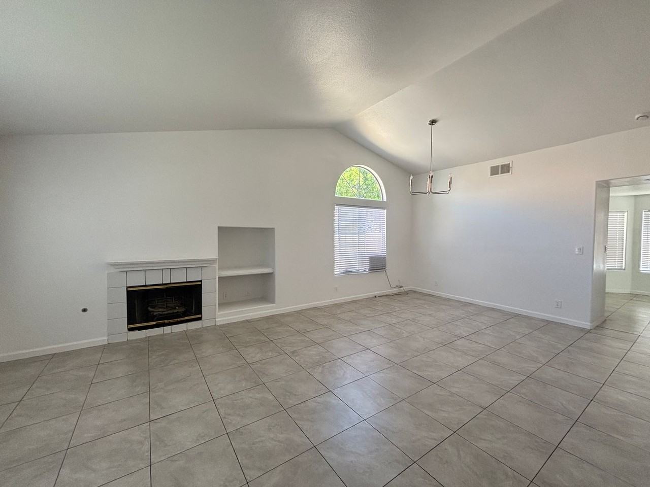 1734 Lightcap St - Photo 3 of 37