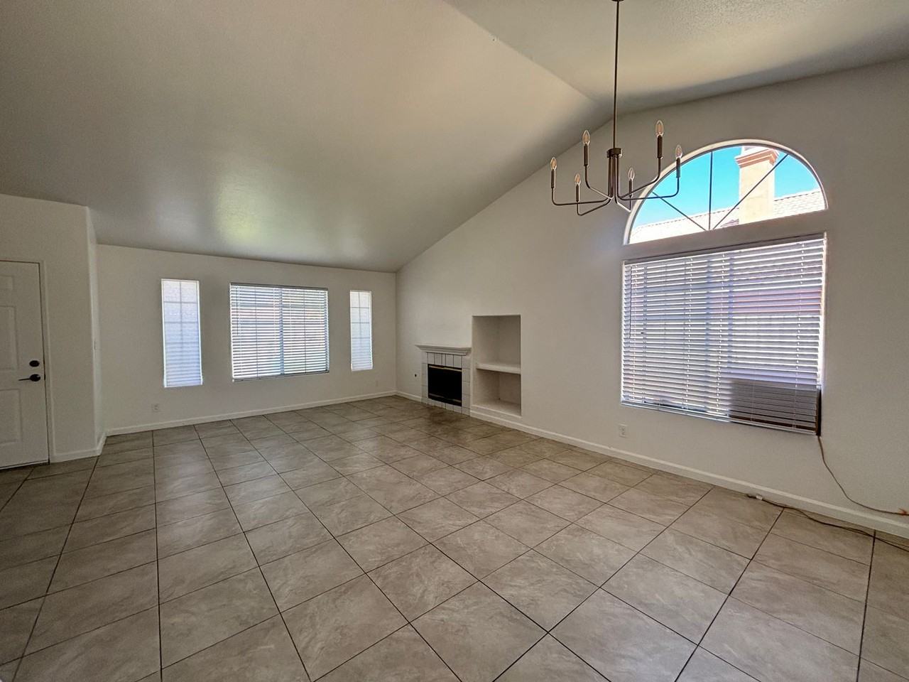 1734 Lightcap St - Photo 6 of 37