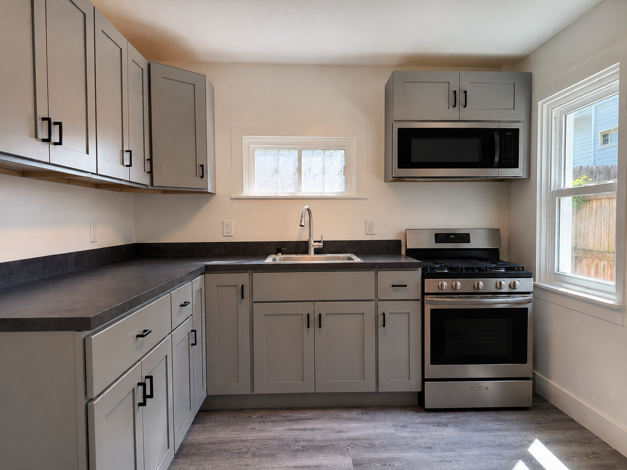 305 N Marshall St - Photo 2 of 21