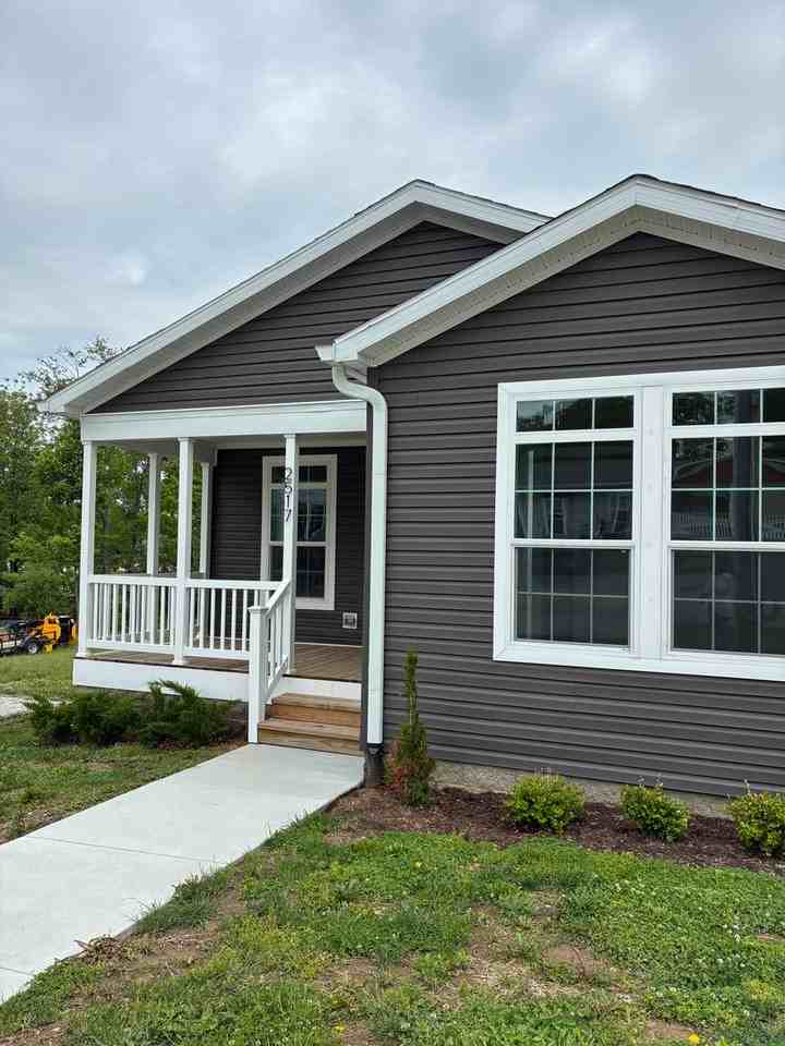 2517 S Banta Ave - Photo 2 of 28