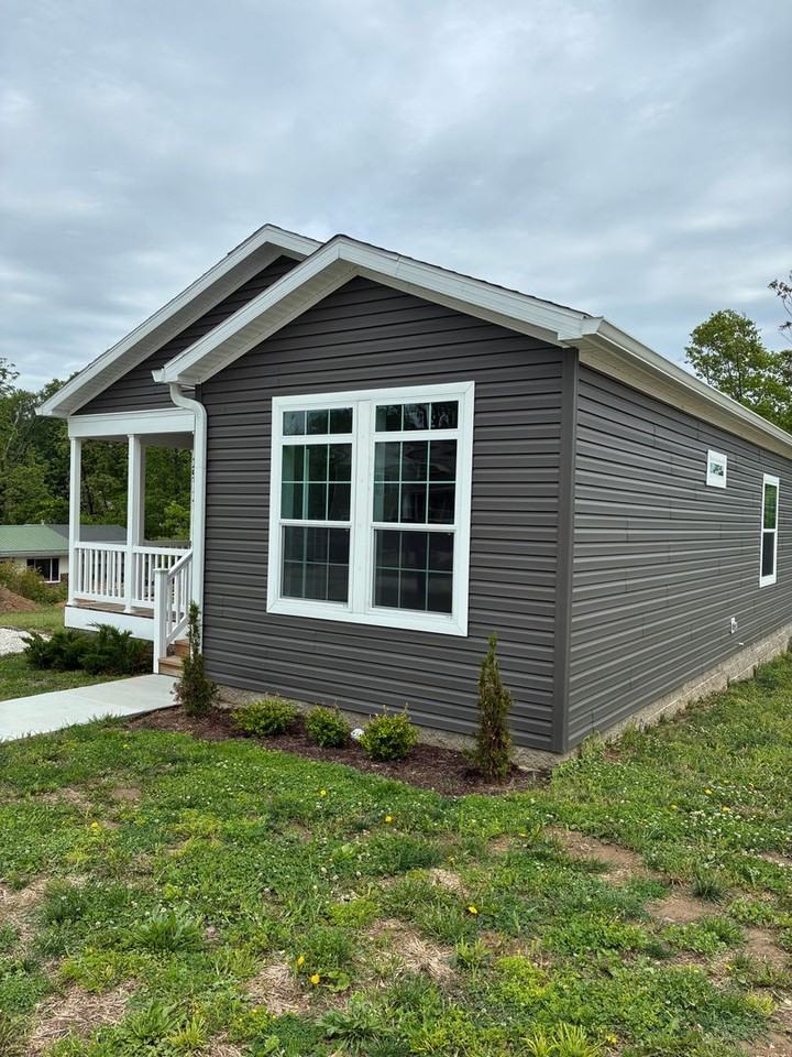 2517 S Banta Ave - Photo 4 of 28
