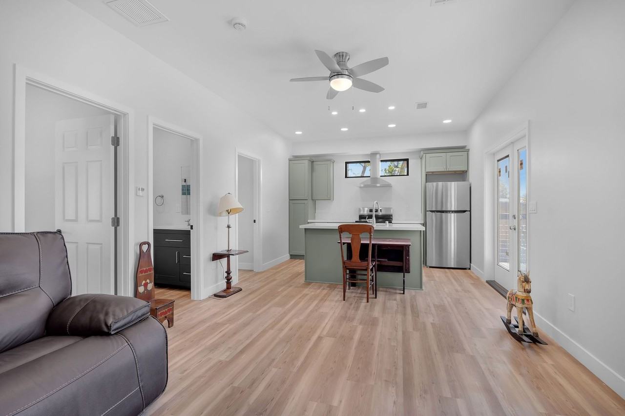 4522 68th St - Photo 5 of 14