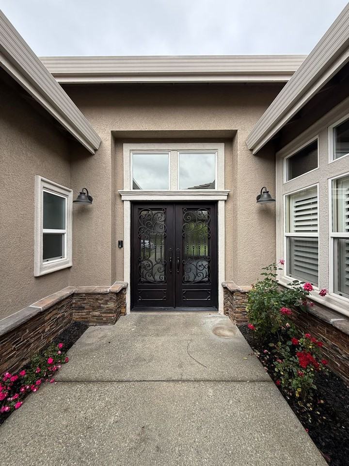 2833 Prestwick Ct - Photo 2 of 26