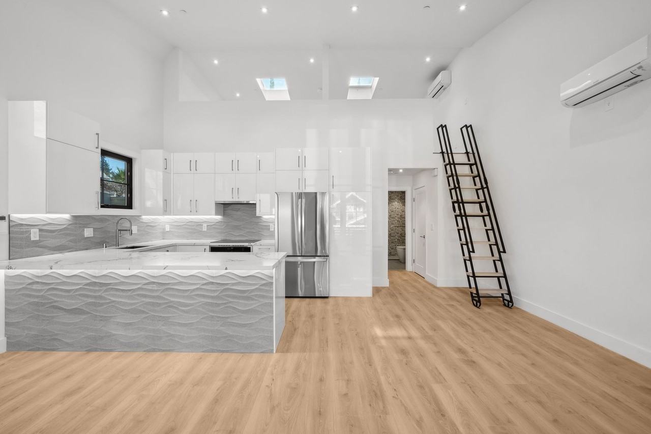 164 Tasso St - Photo 3 of 16