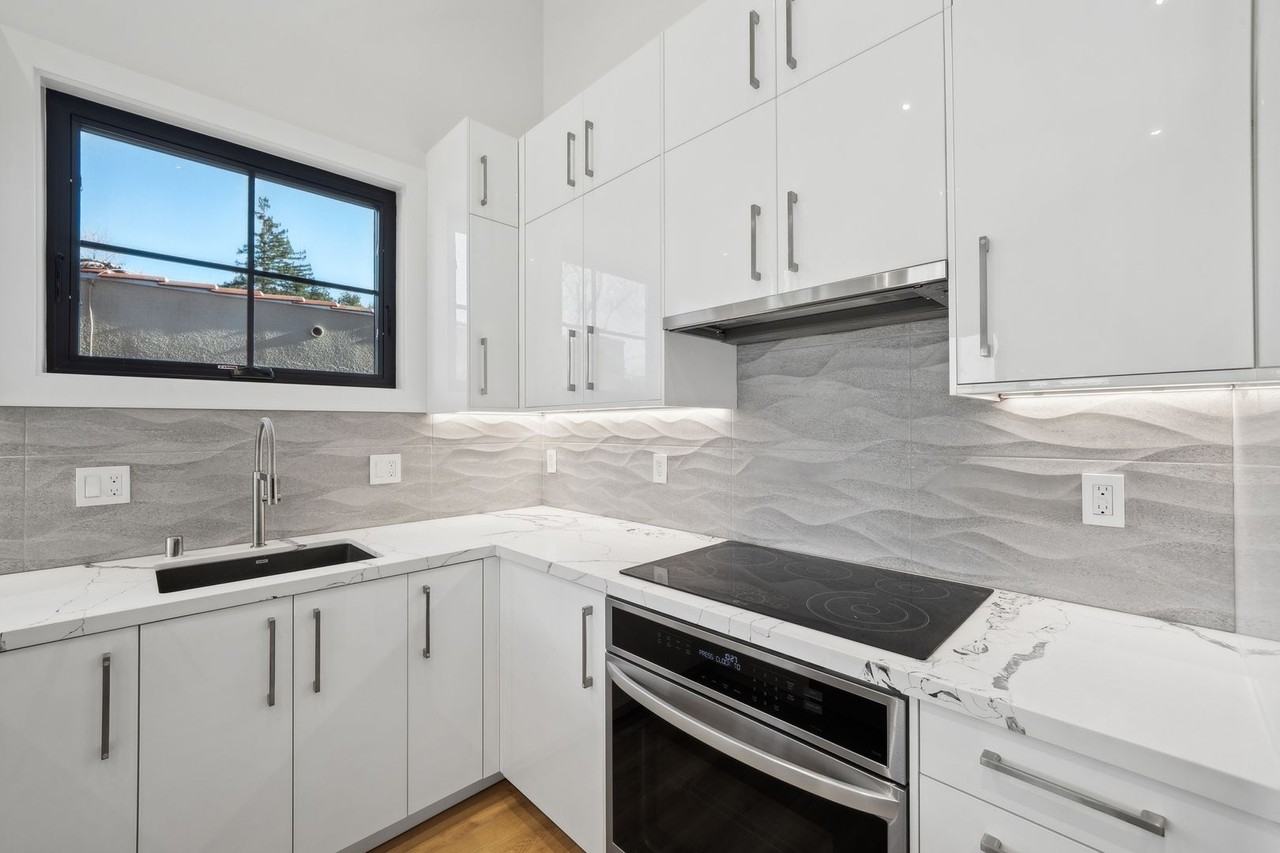 164 Tasso St - Photo 5 of 16