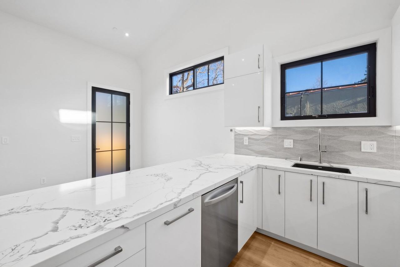164 Tasso St - Photo 6 of 16